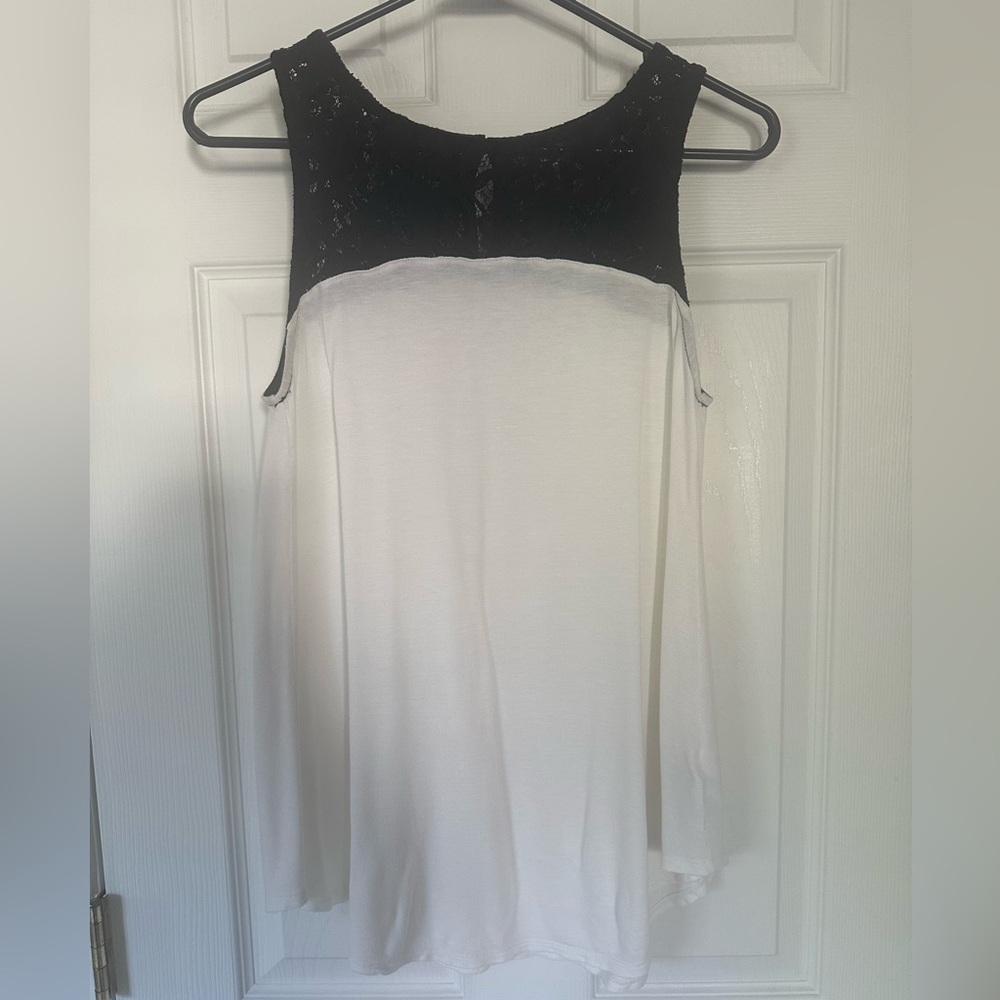 ❤️ Black Lace Flowy Sleeveless Blouse Size Small